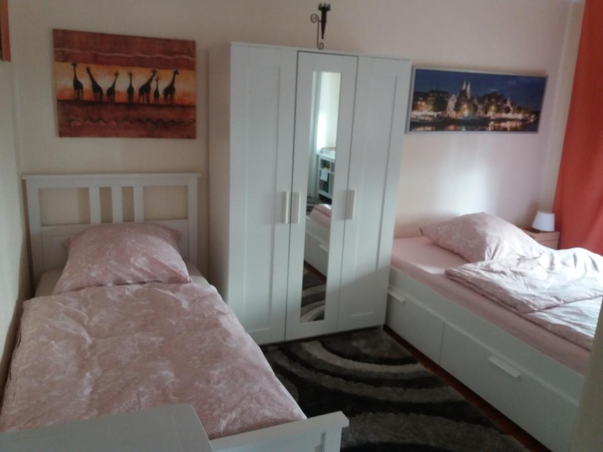 Pensionszimmer "Maureen" Lübeck Buitenkant foto