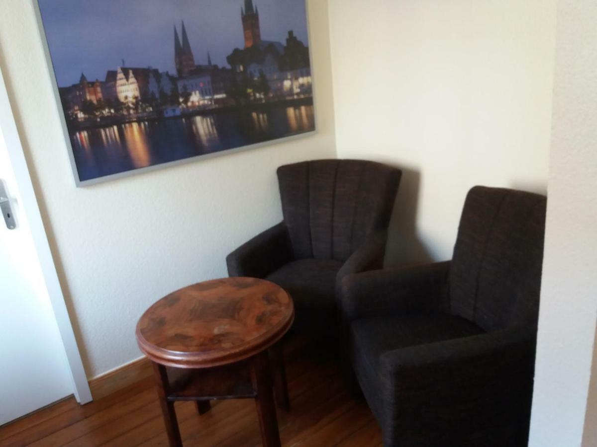 Pensionszimmer "Maureen" Lübeck Buitenkant foto